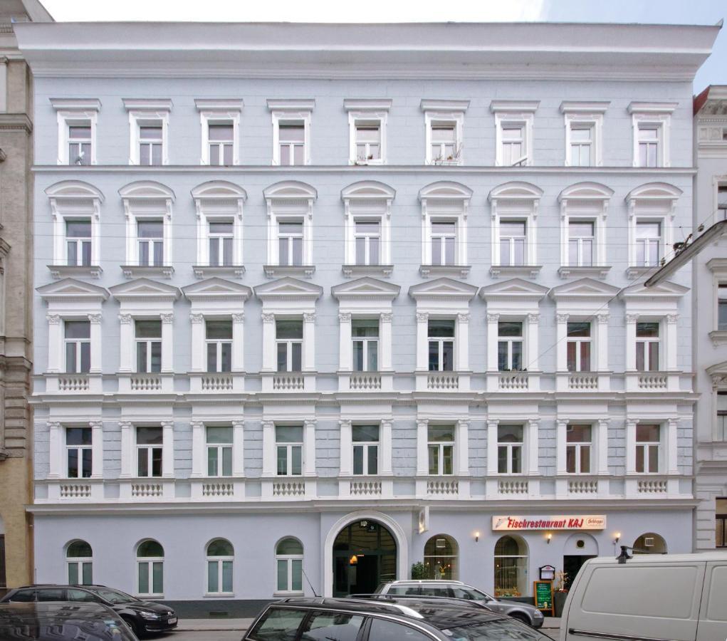 Herzlich Willkommen - Kuess Die Hand Vienna Exterior photo